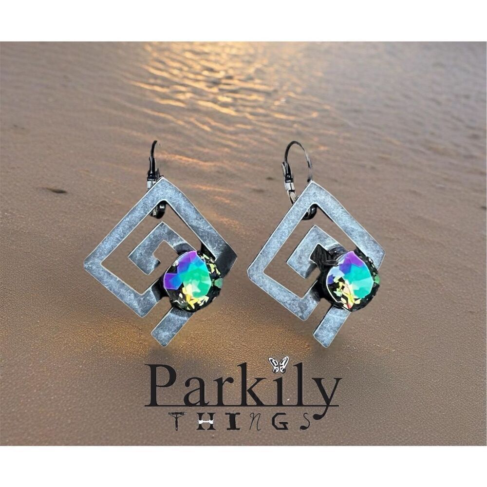 Handcrafted earrings with Swarovski crystal